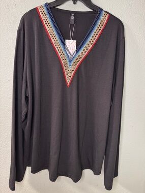 Woman Black Long-Sleeve V-Neck blouse  with Multicolor lace